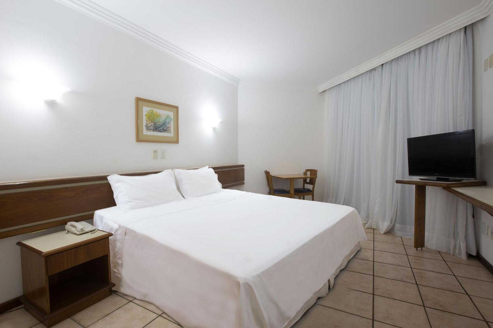 Quarto Principal com Cama Extra (3 Adultos)
